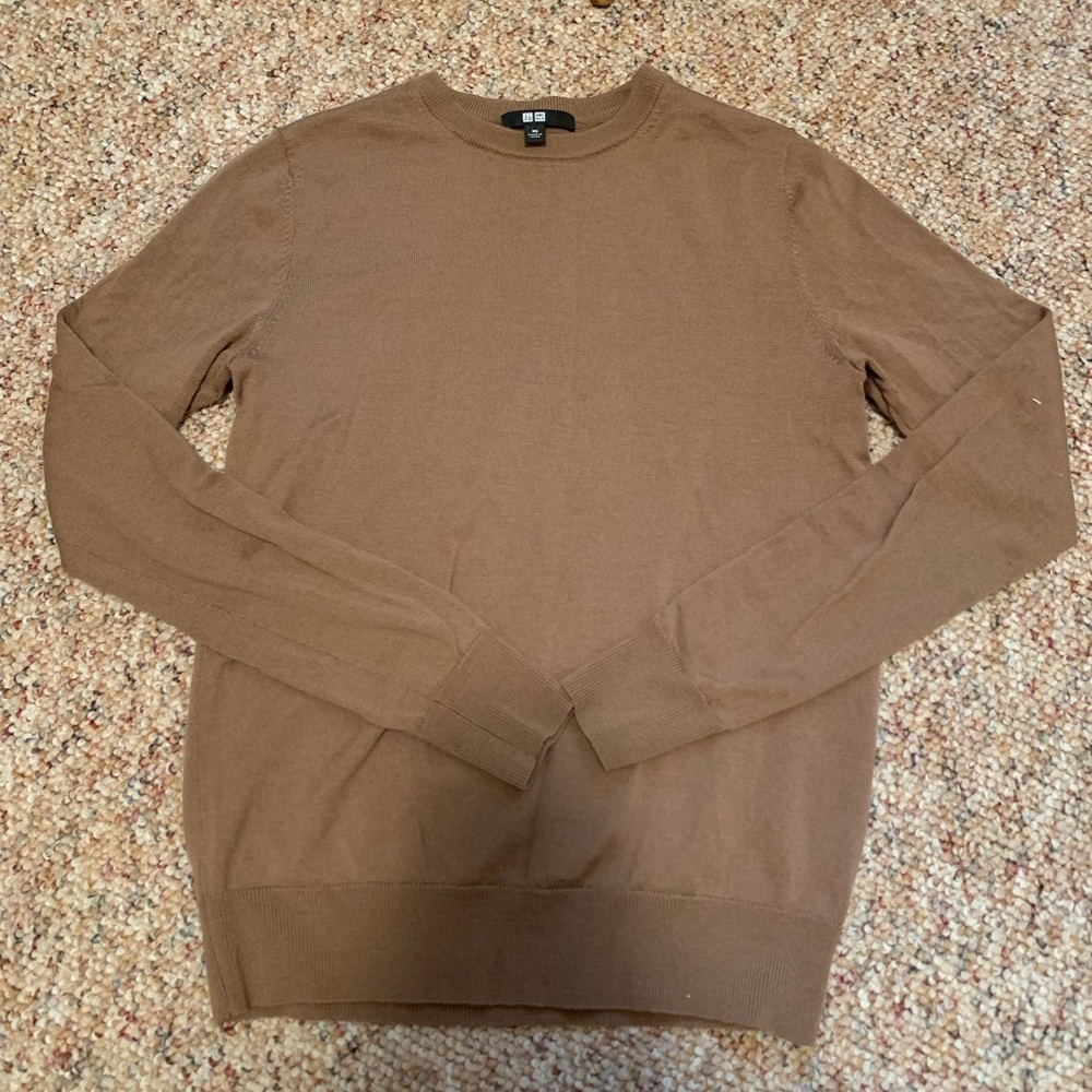 Womens Uniqlo merino wool crew neck sweater tan camel brown size XS 100% wool